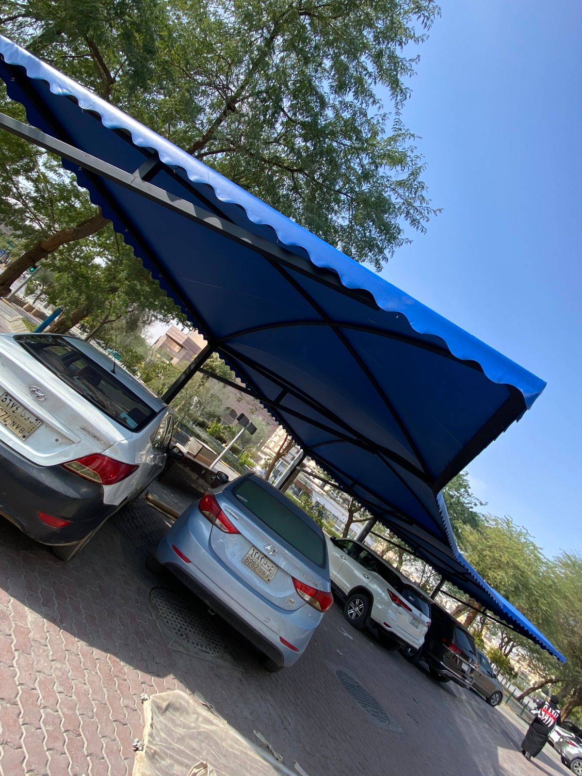 مظلات سيارات